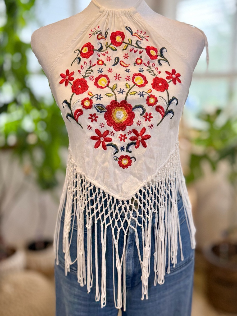 Boho Festival Western White Halter Tie Back Floral Embroidered Fringe Top M Y2K